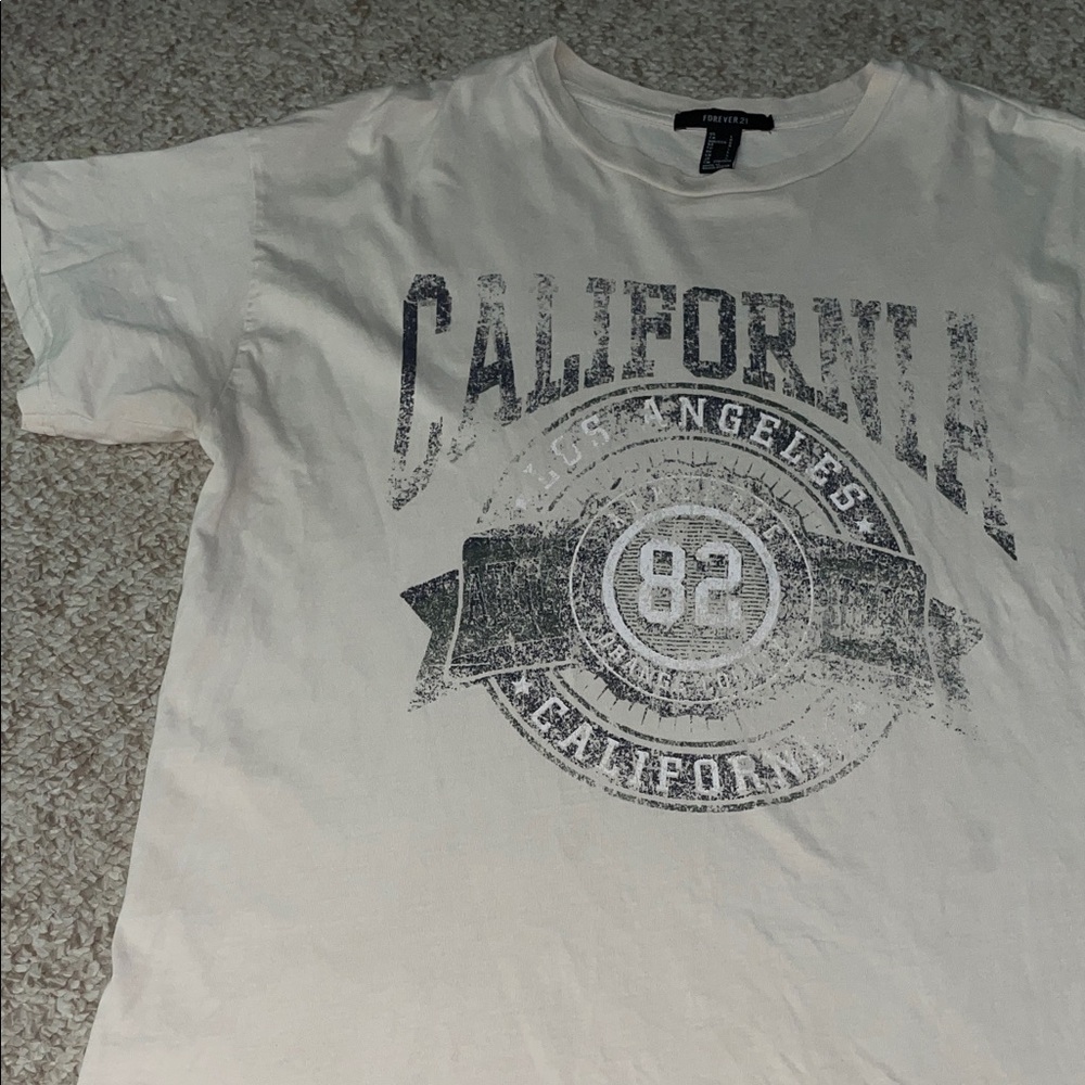 Forever 21 California Graphic T-Shirt - Picture 3 of 6